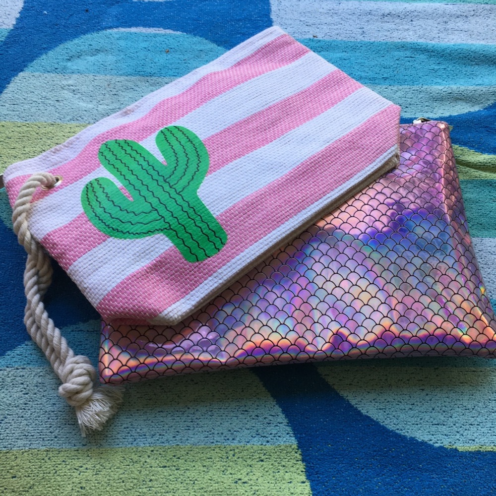 NWOT COSMETIC/CARRY BAGS SET OF TWO